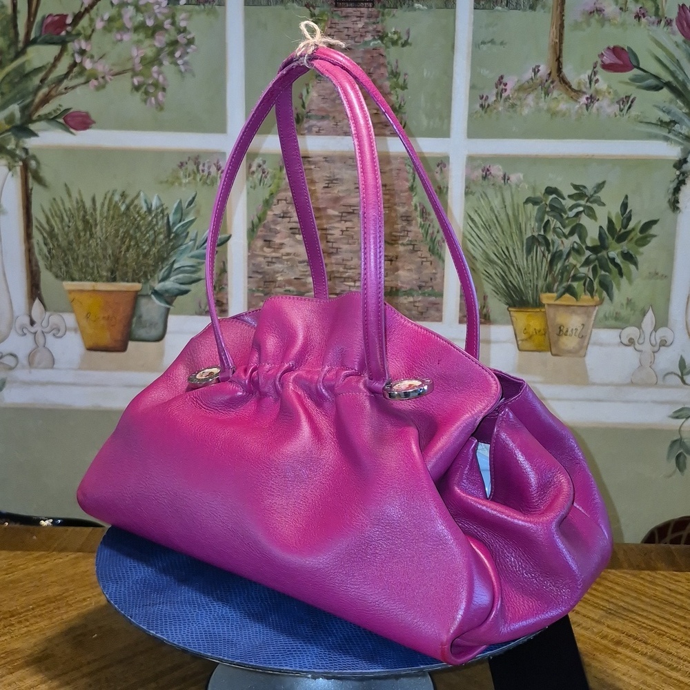 Bvlgari: Fushia Leather Twist Shoulder Bag.Very Nice Cond. L.14"xH.10"×D.9". - Picture 5 of 16